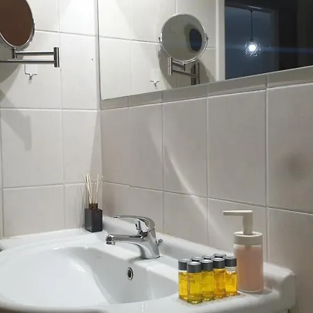 Lina's & Pool - Breakbooking Cy * Laxia