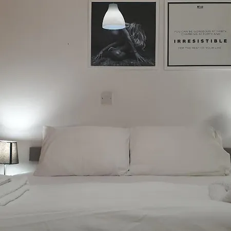 Apartment Lina's & Pool - Breakbooking Cy *