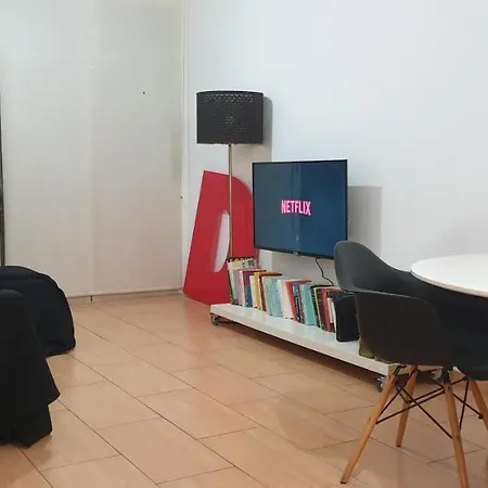 Lina's & Pool - Breakbooking Cy Laxia