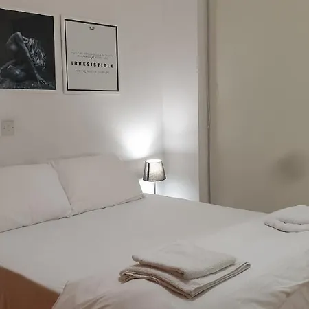 Lina's & Pool - Breakbooking Cy Appartement *