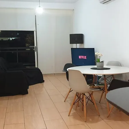 Lina's & Pool - Breakbooking Cy Laxia