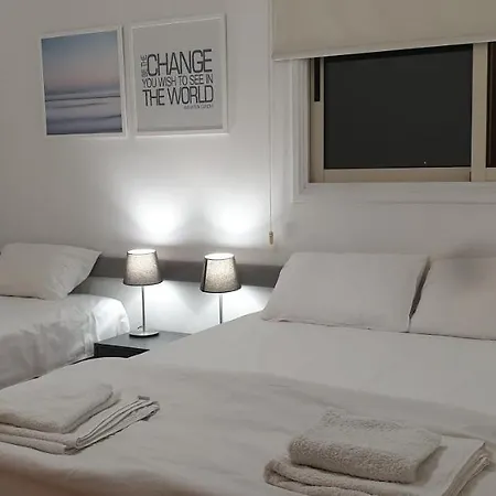 Lina's & Pool - Breakbooking Cy * Laxia