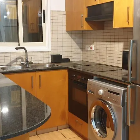 Appartement Lina's & Pool - Breakbooking Cy