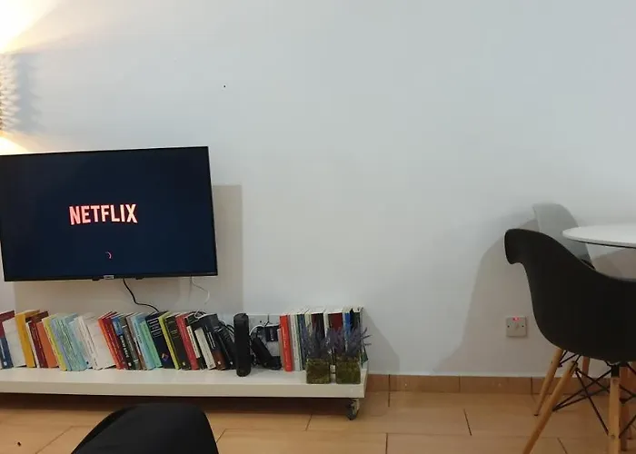 Lina's & Pool - Breakbooking Cy *