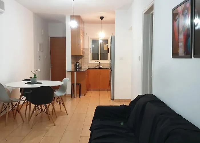 Lina's & Pool - Breakbooking Cy