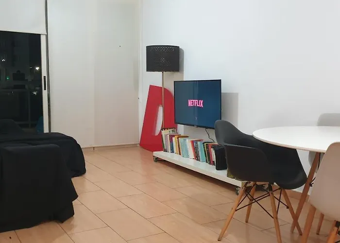 Lina's & Pool - Breakbooking Cy Laxia