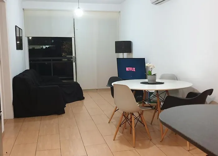 Lina's & Pool - Breakbooking Cy Laxia