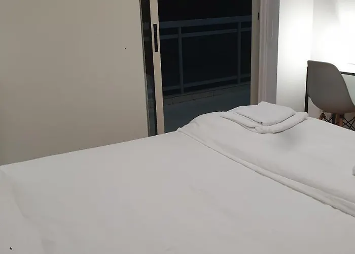 Lina's & Pool - Breakbooking Cy Apartmán Laxia